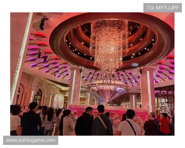 澳门巴黎人欢迎全球游客前来感受世界级的豪华酒店与精彩的娱乐表演，尽享尊贵体验